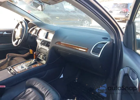 2010 Audi Q7 4.2 Prestige z USA, uszkodzony, nr VIN WA1DVAFE4AD000471